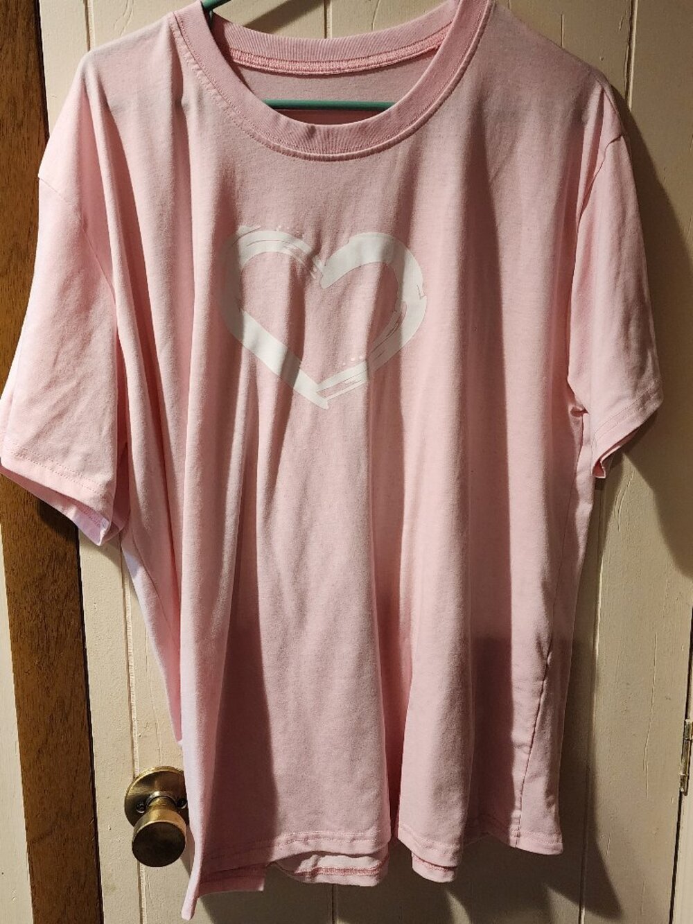 **Light Pink Heart Graphic Tee | Fits Like 3X | Soft Casual Top**